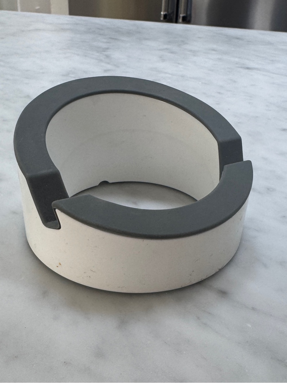 Williams Sonoma e-reader stand